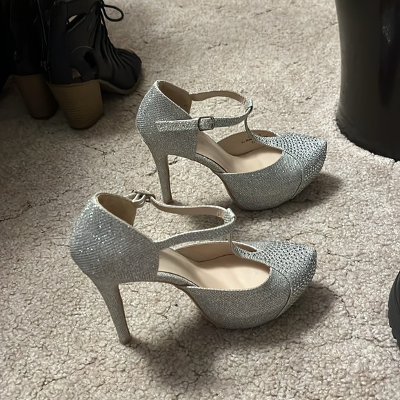 Sparkly heels - Picture 3 of 5